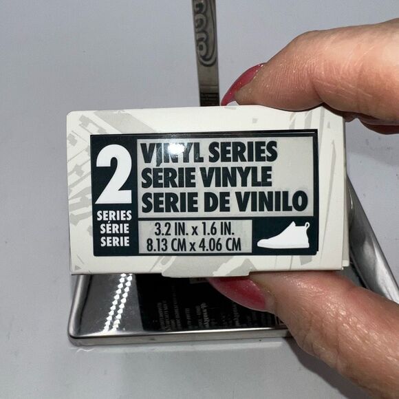 Disney Lacers The Three Little Pigs Shoe Vinyl Collectible Artist Series 2 D23 - Picture 8 of 9